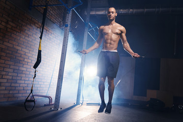 Séance cardio corde à sauter